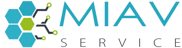 Logo de MIAV SERVICE avec un symbole d’alvéoles interconnectées et circuits électroniques, accompagné du nom “MIAV SERVICE” en bleu turquoise, représentant l’innovation et les solutions numériques collaboratives.